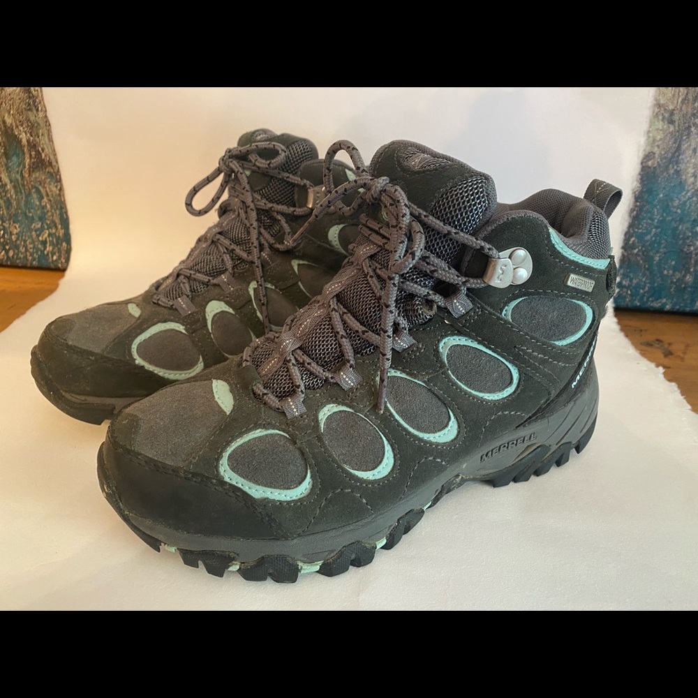 Merrell air cushion hikers. Like new condition!